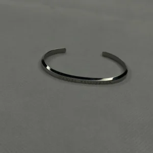 daniel-wellington-signature-cuff-bracelet